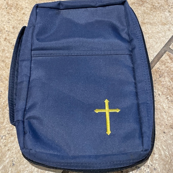 Navy blue bible cover - Picture 3 of 5